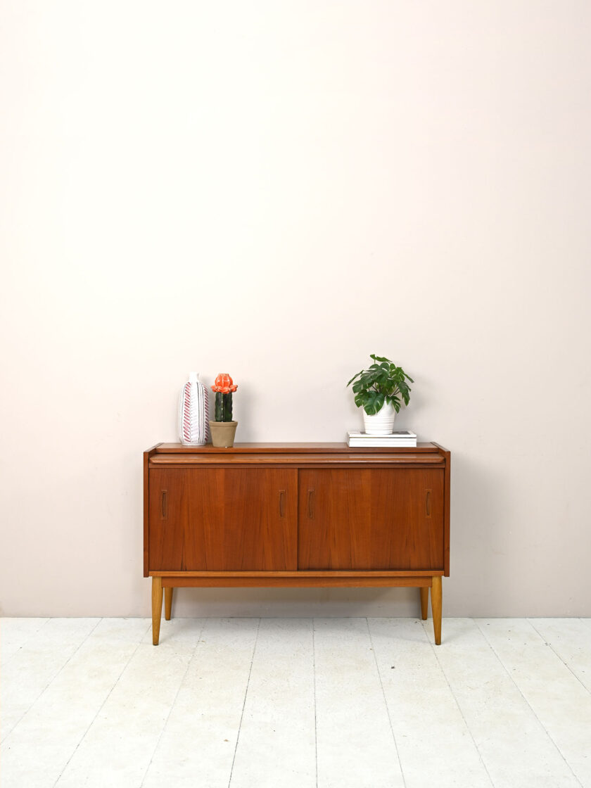 Sideboard-vintage-con-piano-estraibile