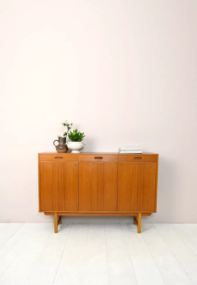 Teak highboard with three doors