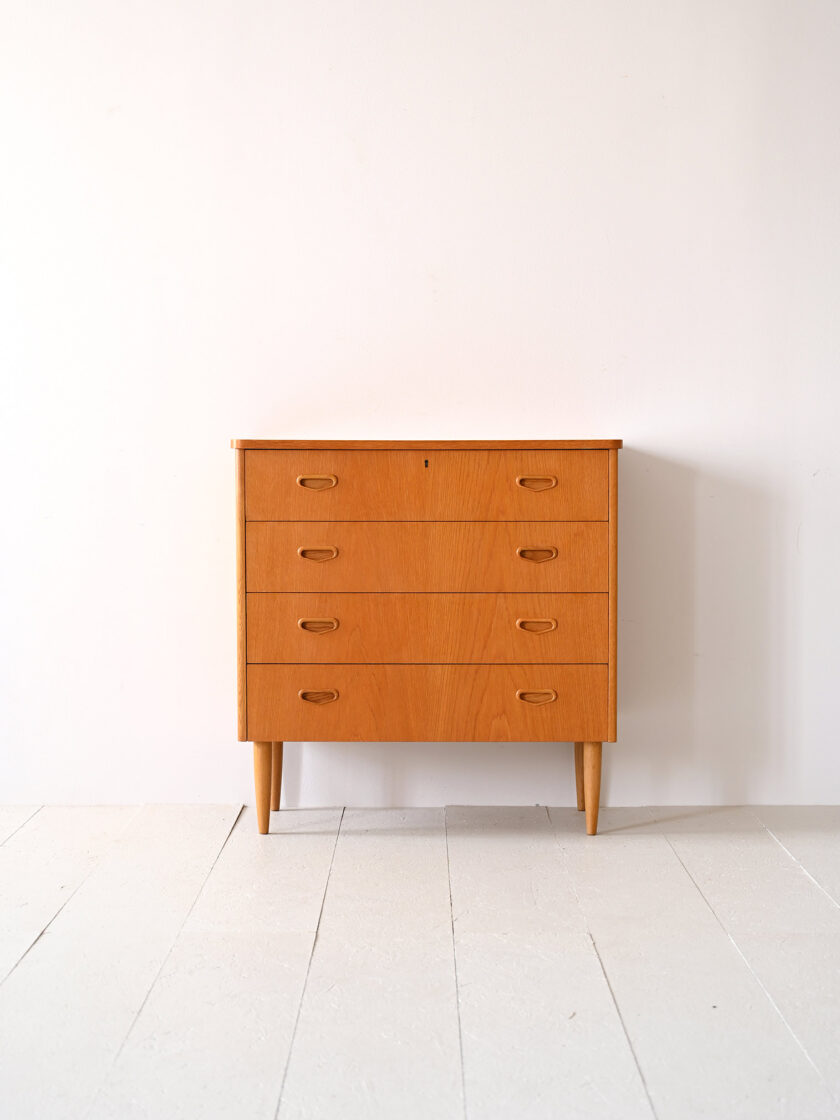 Cassettiera-di-modernariato-in-rovere