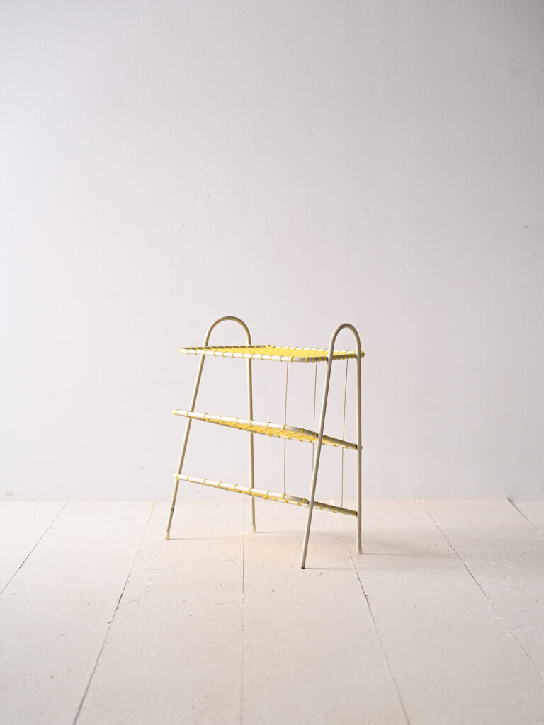 Yellow rubber and metal magazine rack | Casafika