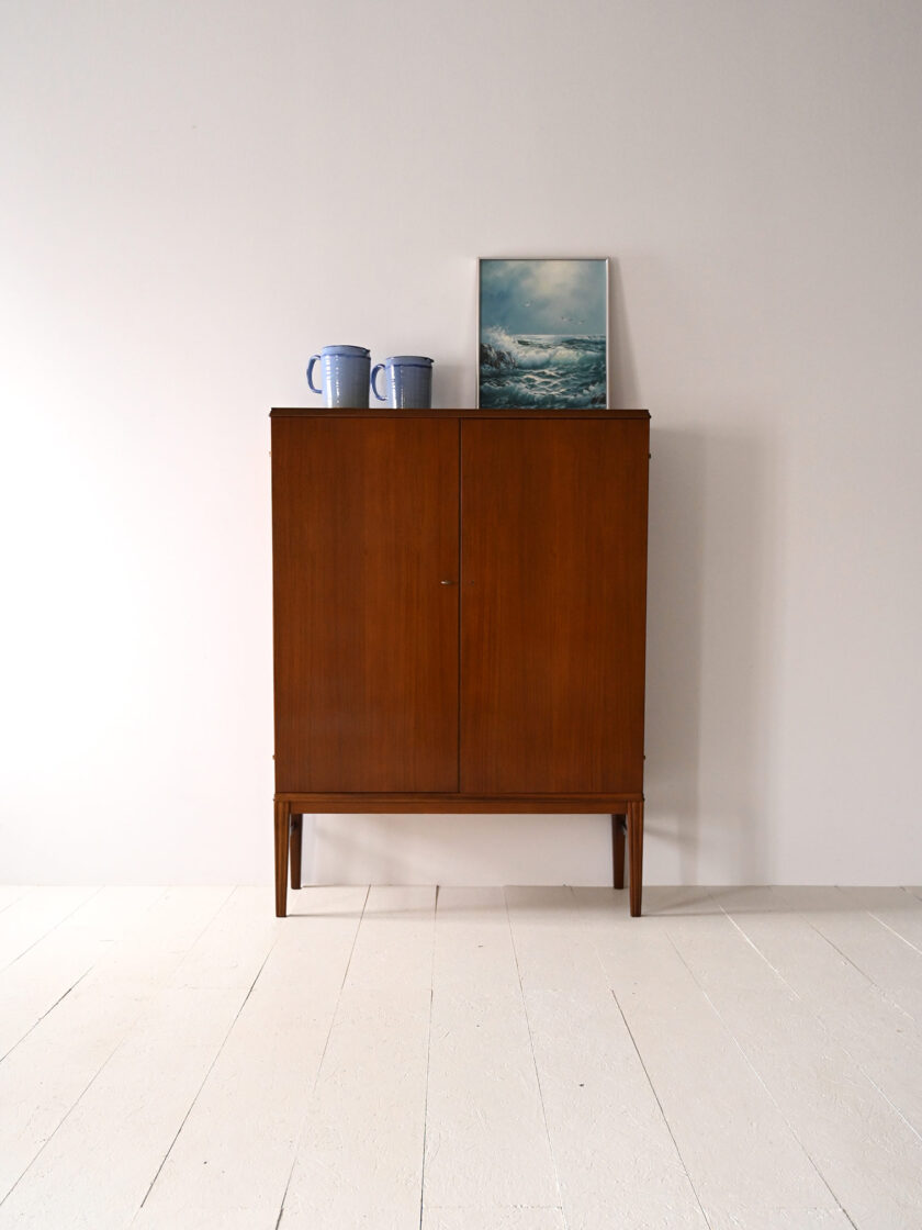 Cabinet-in-mogano-con-cassetti
