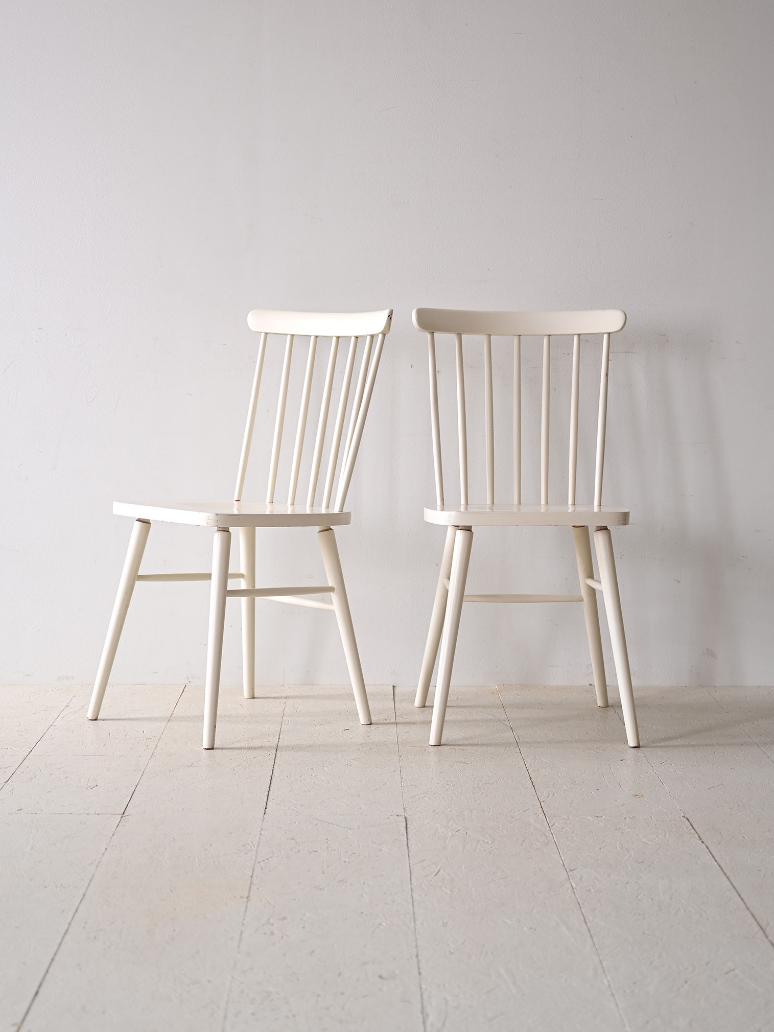 AE193-a-1 Sedie-vintage-scandinave-bianche