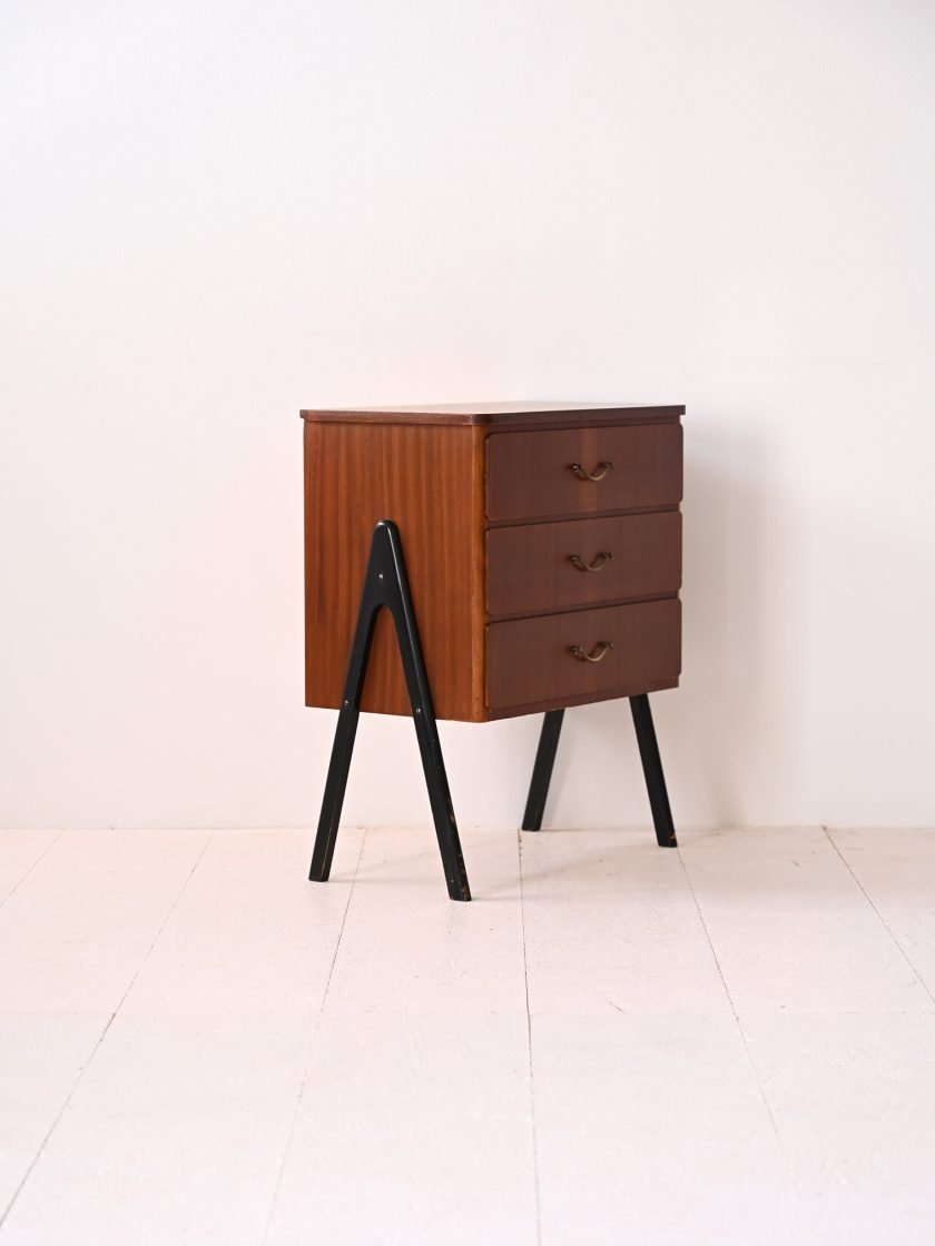 Comodino in teak e dettagli neri-c