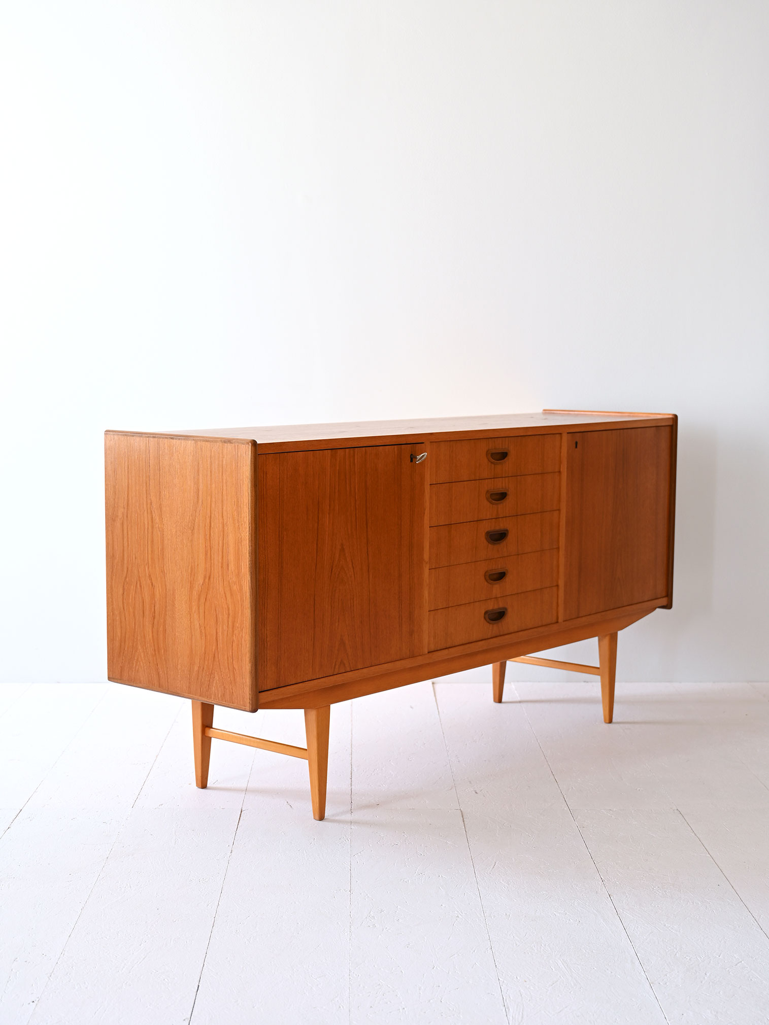 Sideboard 60s cassetti centrali-d Sideboard anni '60 con cassetti centrali-d