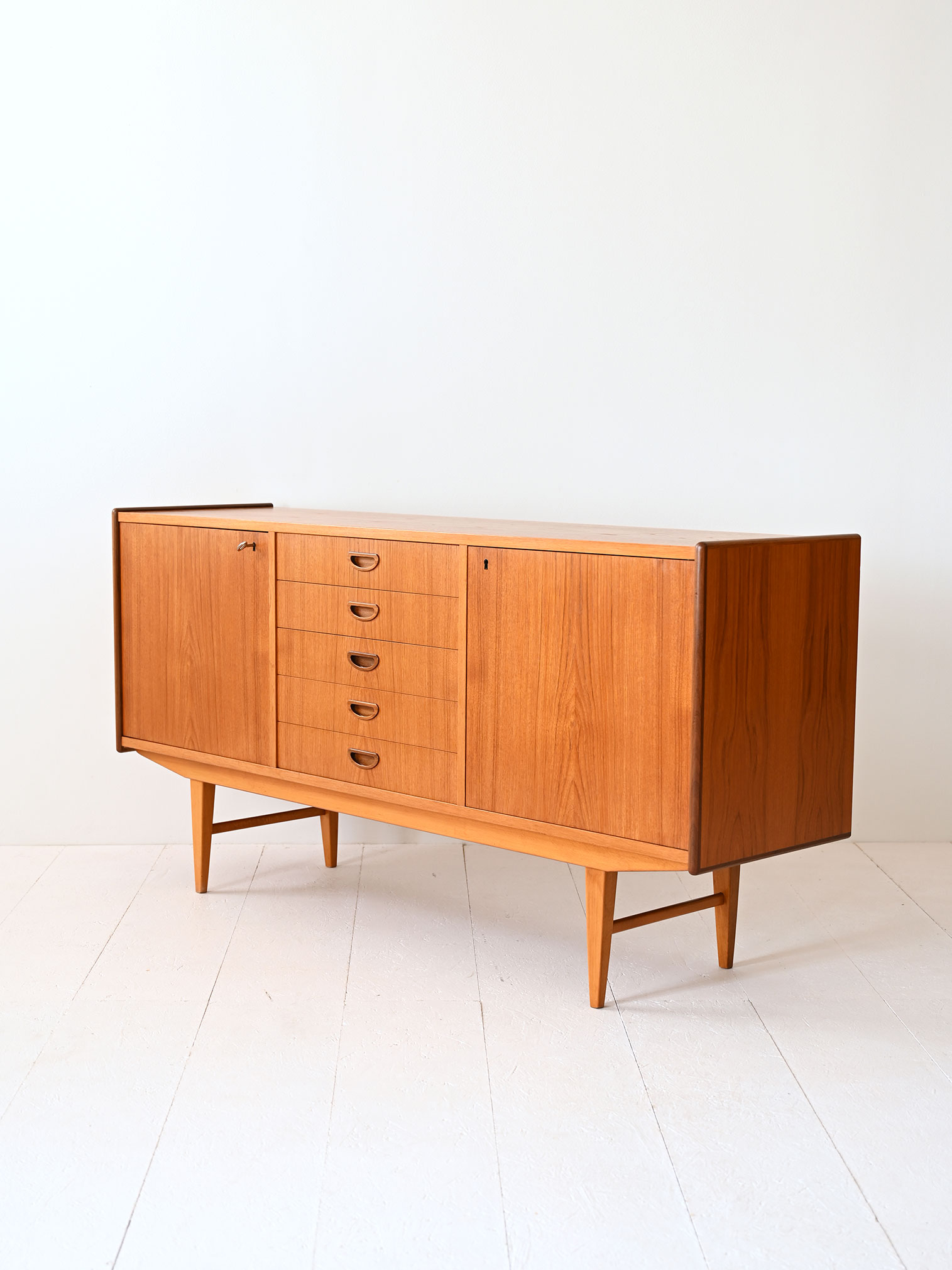 Sideboard 60s cassetti centrali-e Sideboard anni '60 con cassetti centrali-e