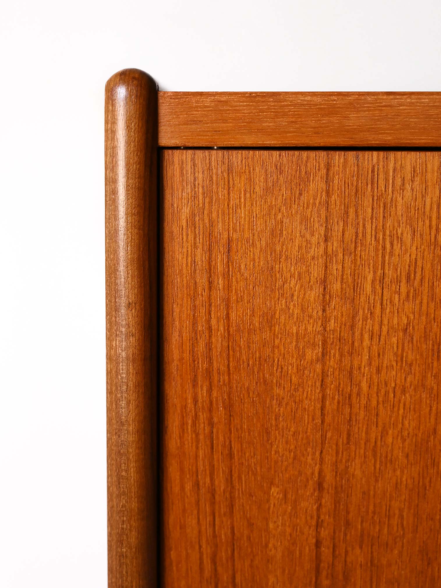 Sideboard 60s cassetti centrali-g Sideboard anni '60 con cassetti centrali-g