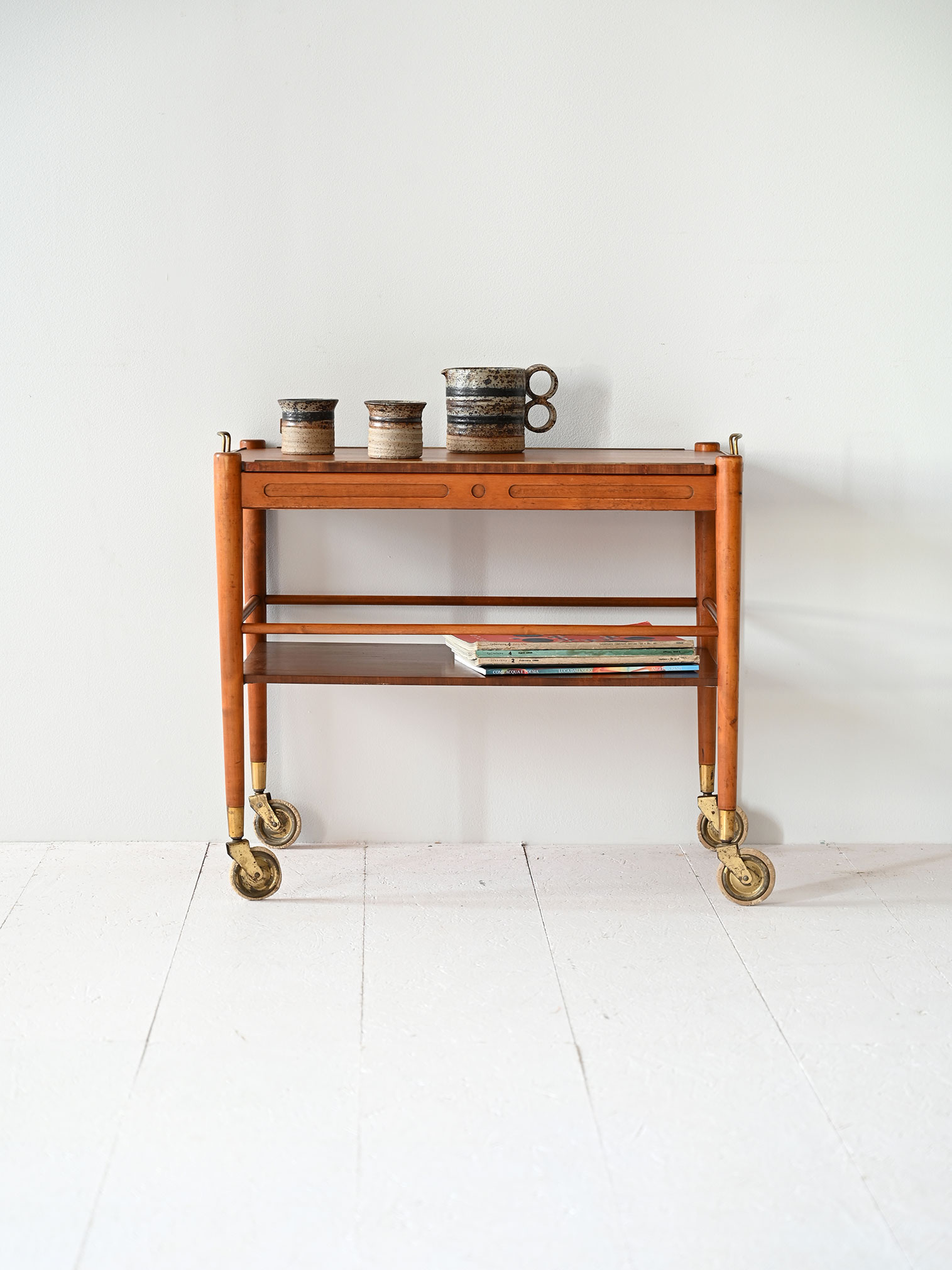 Carrello vintage in mogano-a