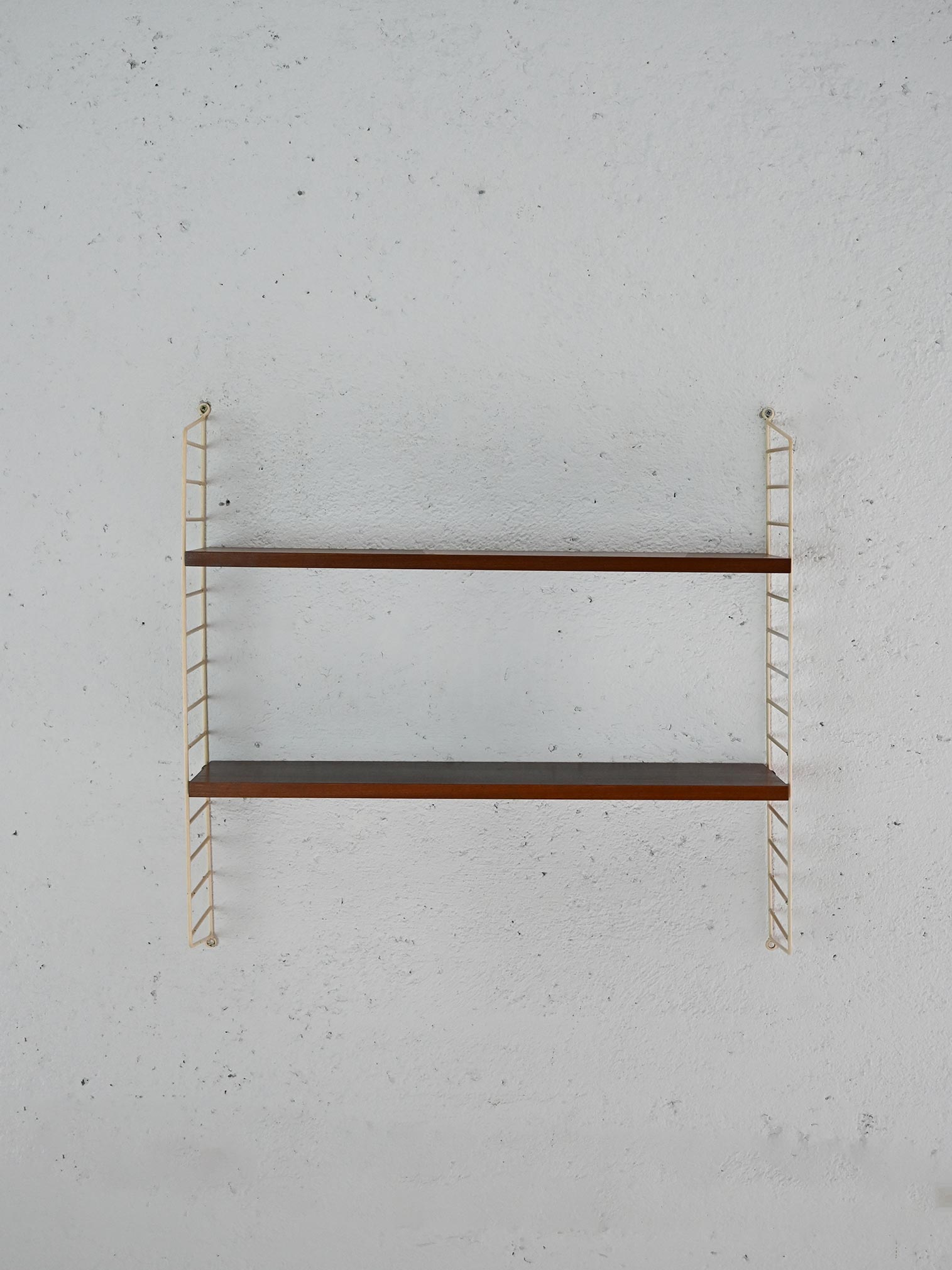 Scaffalatura muro scandinava-b Scaffalatura a muro scandinava-b