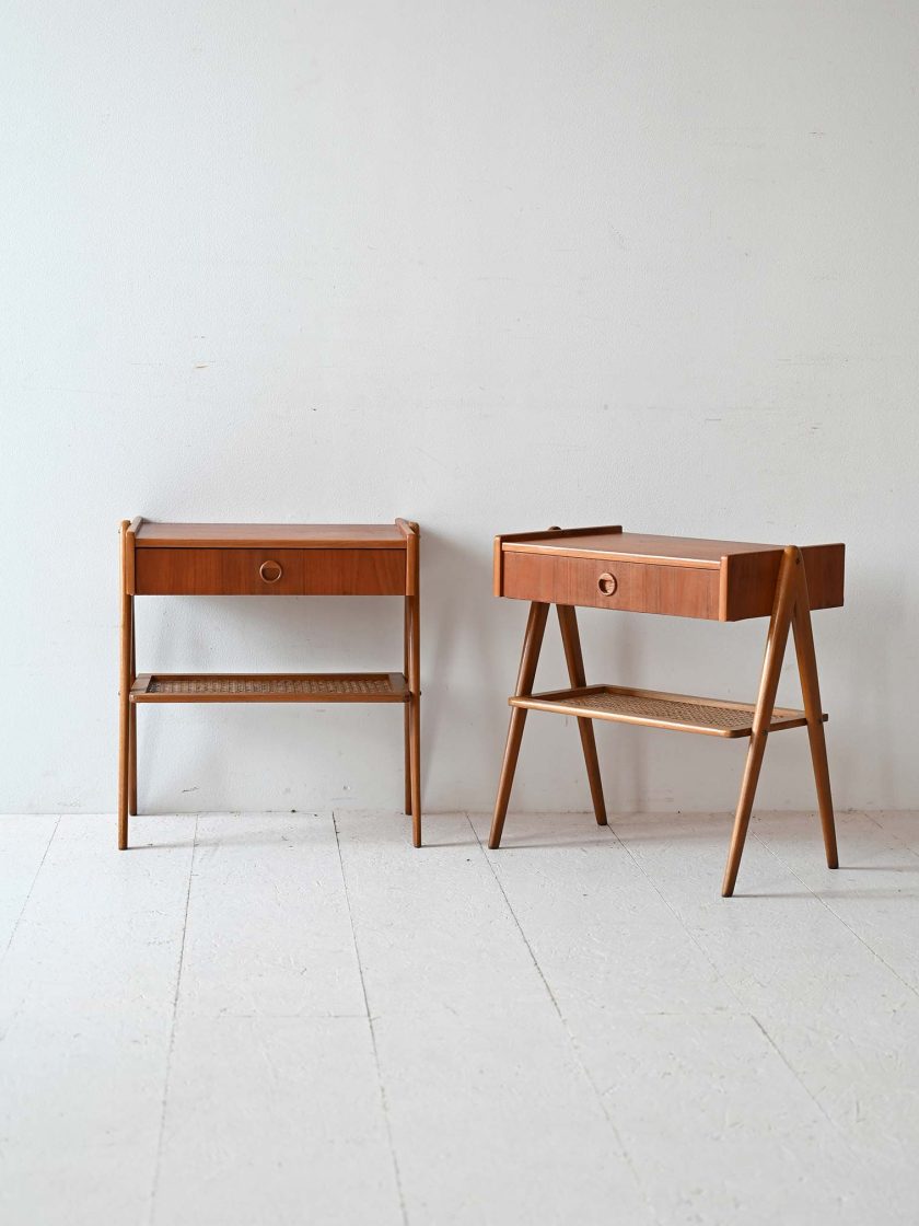 Comodini scandinavi in teak e rattan-b