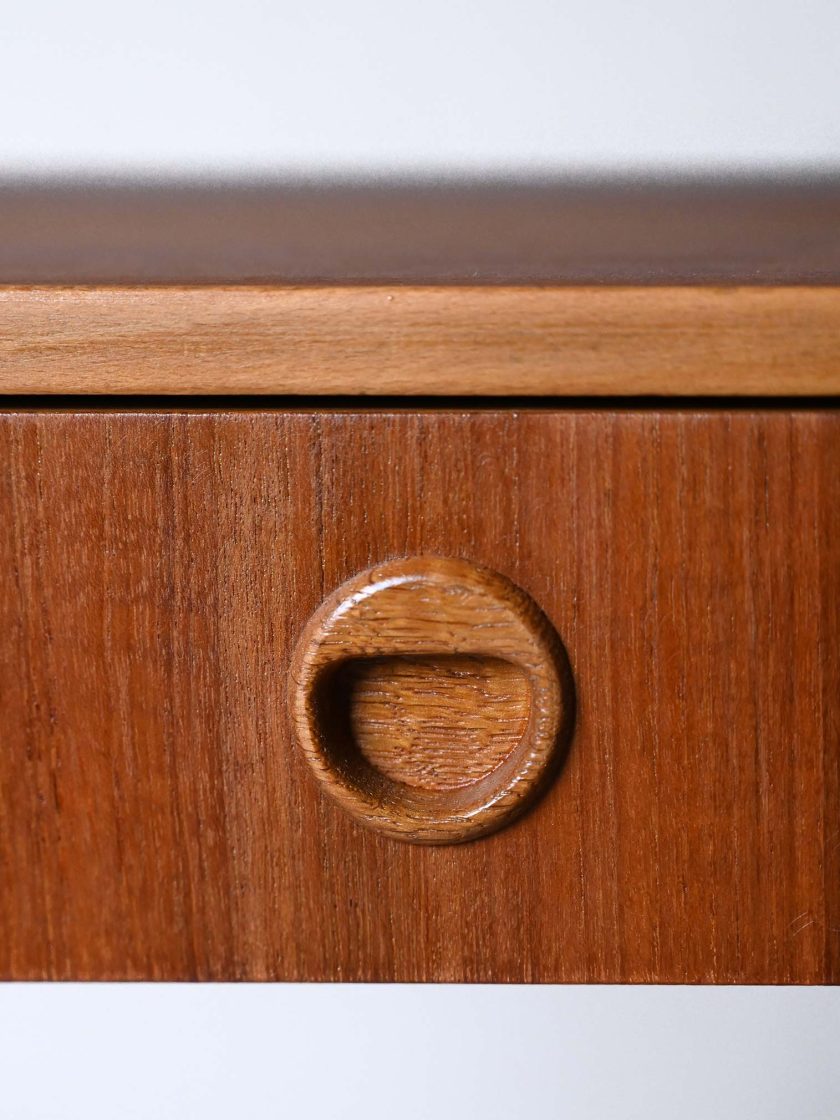 Comodini scandinavi in teak e rattan-g
