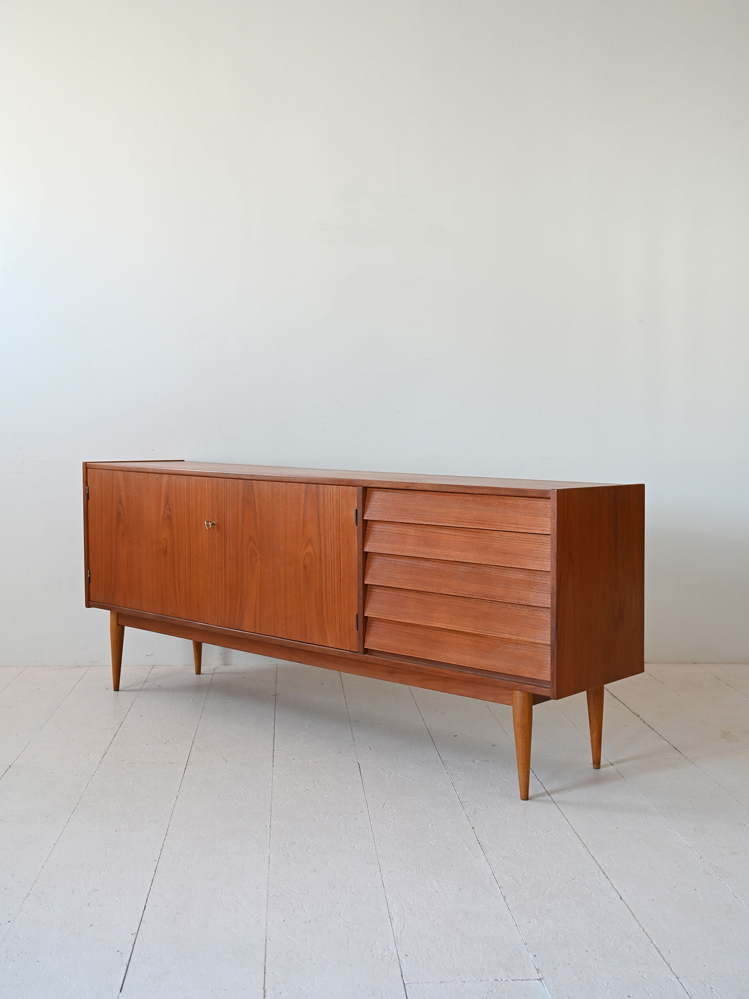 Sideboard teak anni '60-e Sideboard in teak anni '60-e