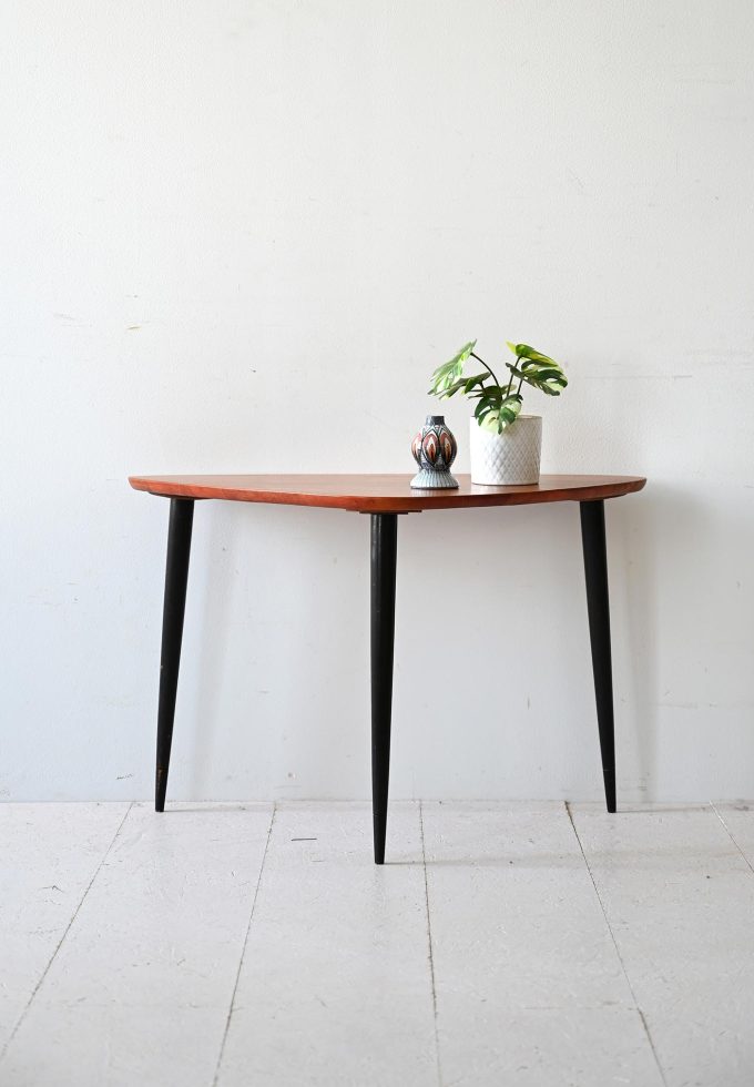 Scandinavian coffee table with black-a legs