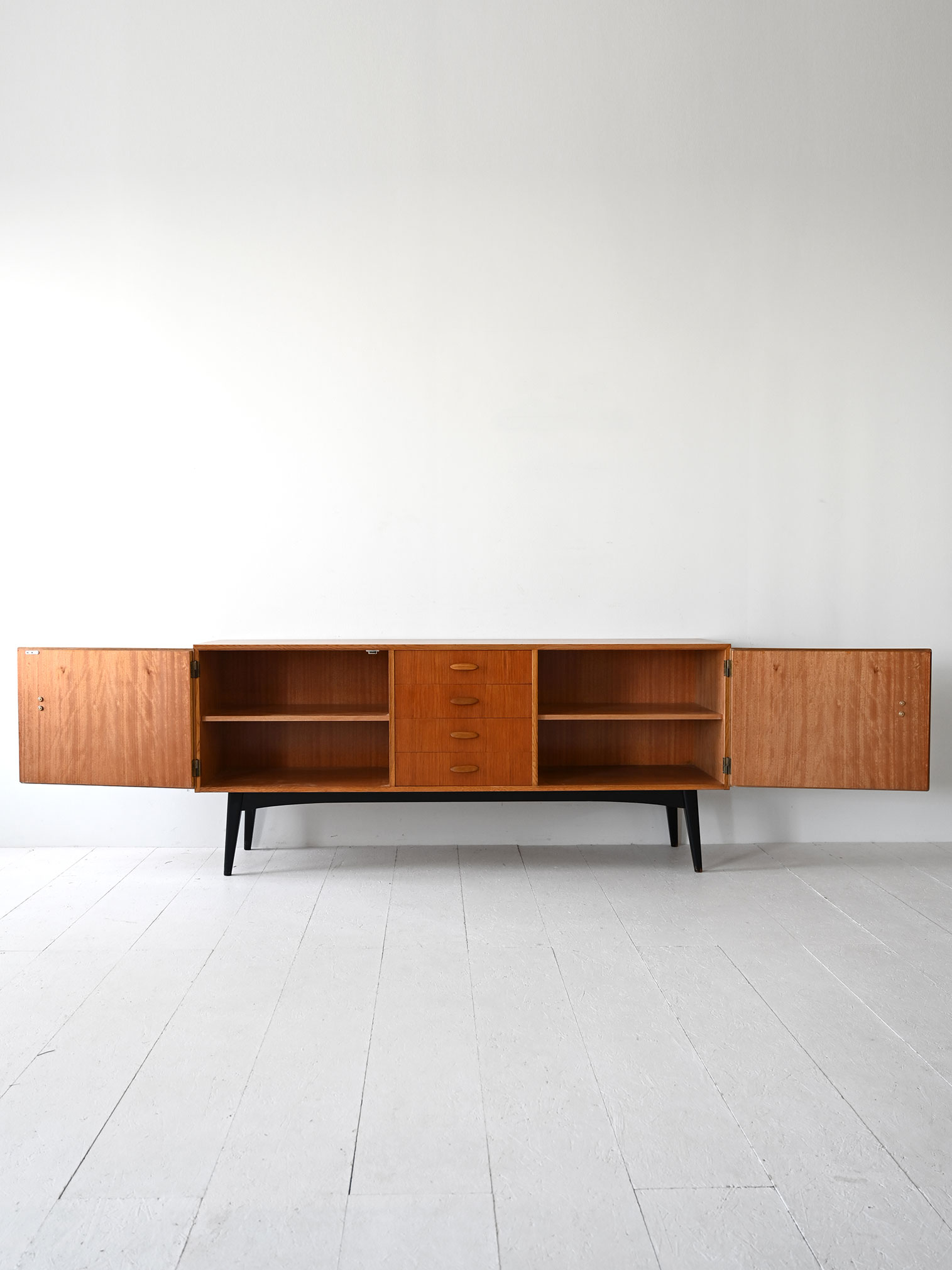 Vintage teak-c sideboard Vintage teak-c sideboard