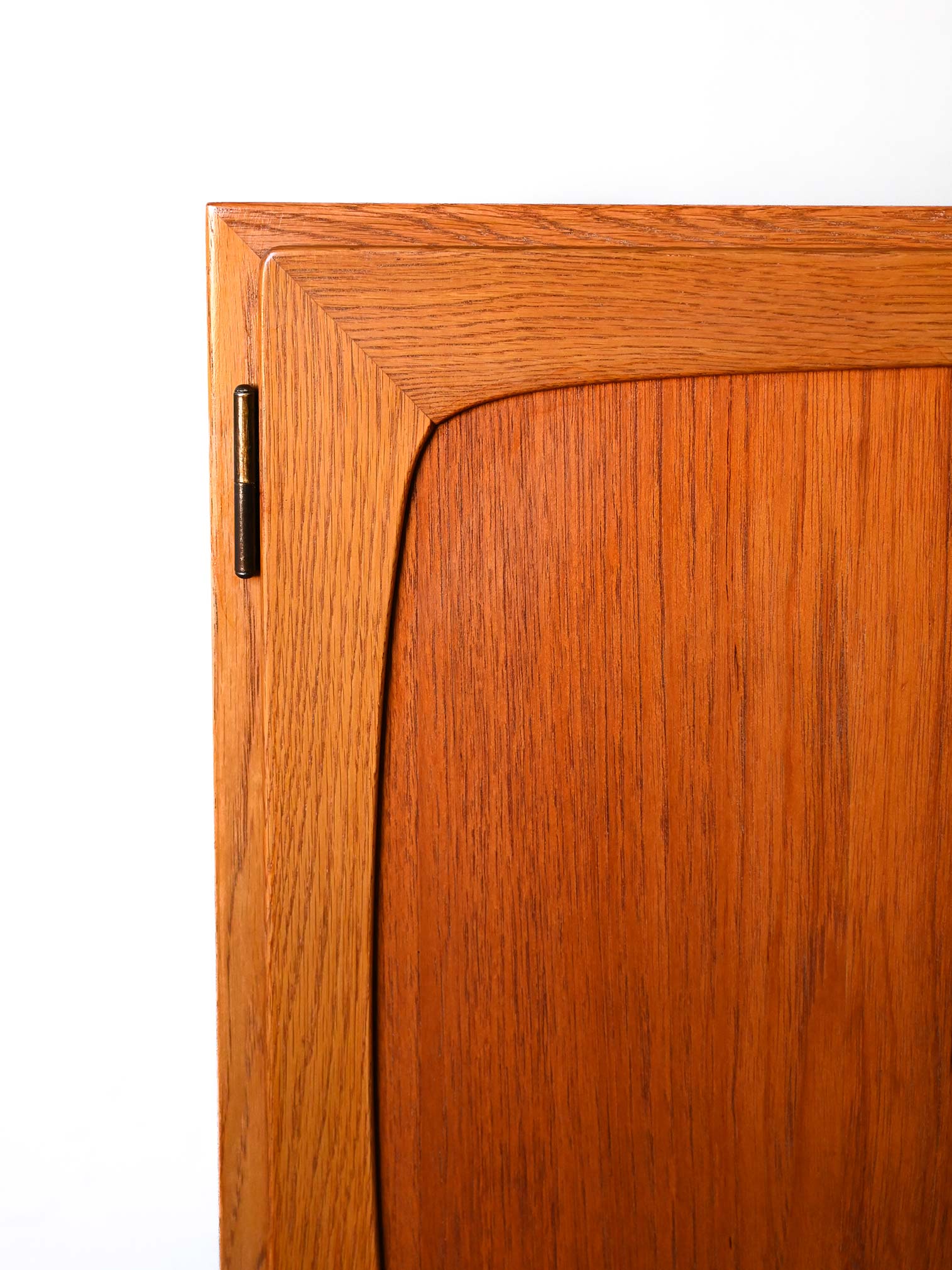 Vintage teak-g sideboard Vintage teak-g sideboard