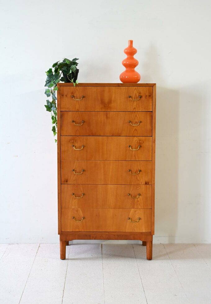 Cassettiera scandinava vintage in noce-a
