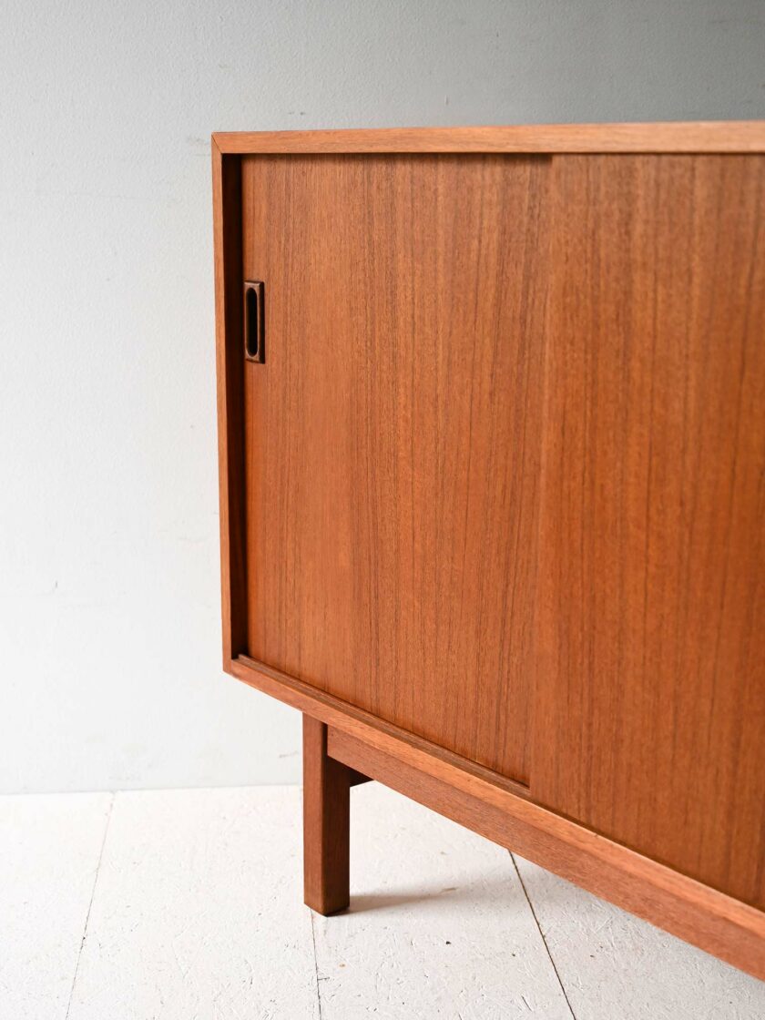Sideboard scandinavo in teak con ante scorrevoli-i