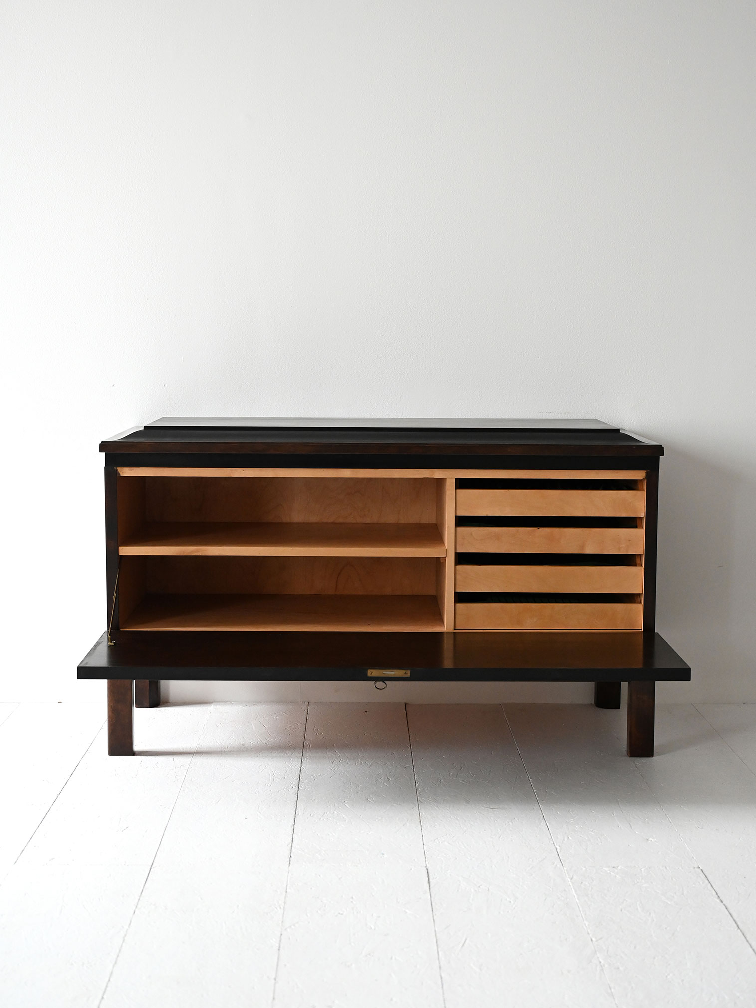 Sideboard Art Decó scandinavo radica 30s-c Sideboard Art Decó scandinavo in radica anni ’30-c