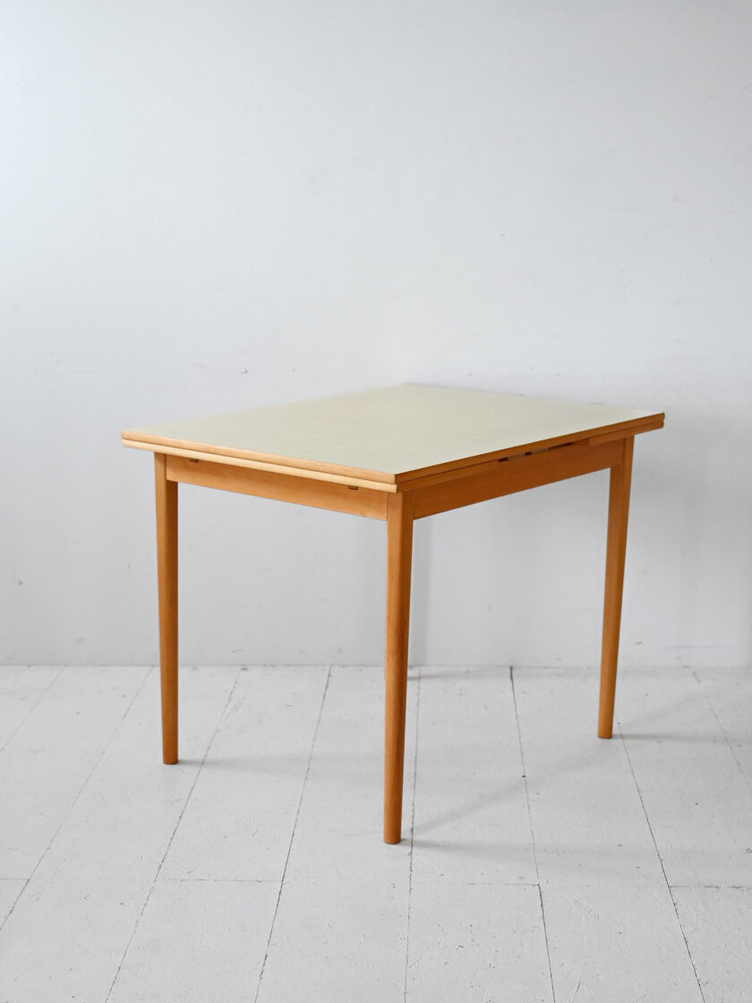 Tavolo vintage scandinavo in formica anni ’50-d