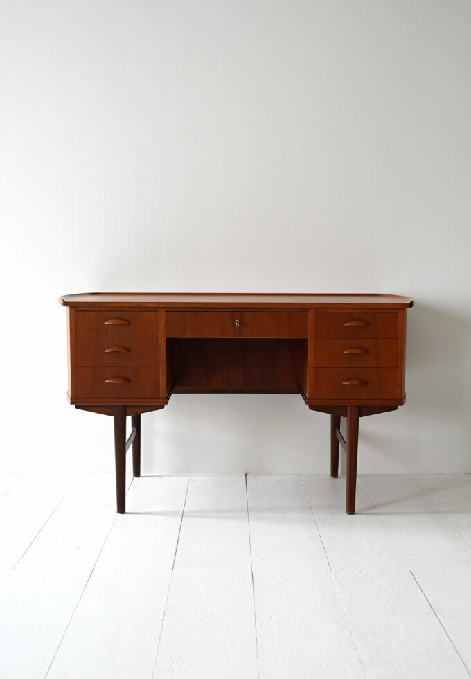 Scrivania vintage danese in teak-b