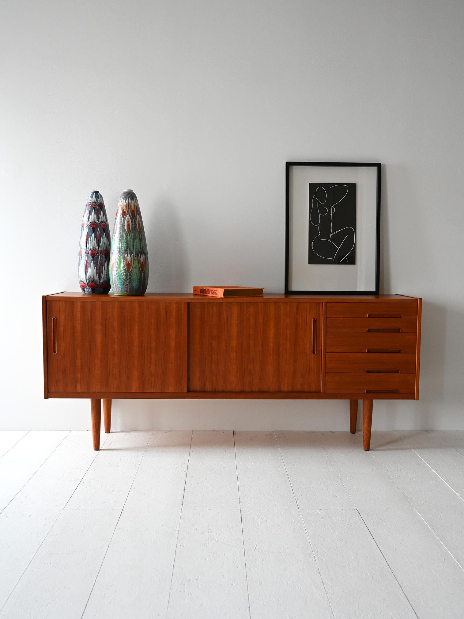 Sideboard vintage scandinavo Nils Jonsson-a Sideboard vintage scandinavo di Nils Jonsson-a