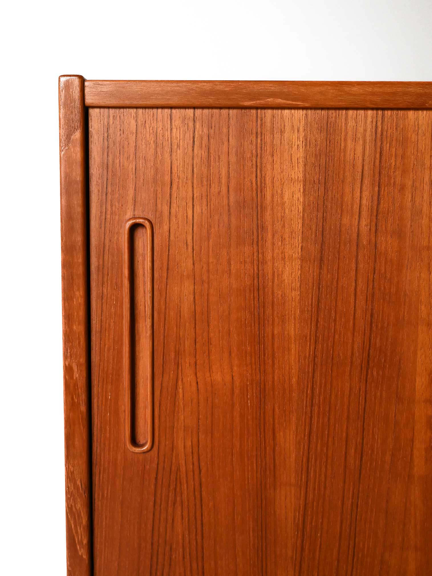 Sideboard vintage scandinavo Nils Jonsson-g Sideboard vintage scandinavo di Nils Jonsson-g