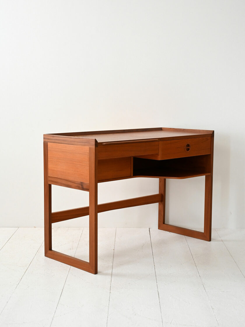 Toeletta scandinava vintage in teak anni ’60-d