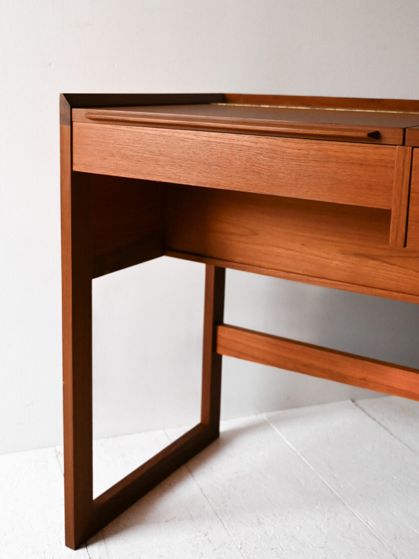 Toeletta scandinava vintage in teak anni ’60-g