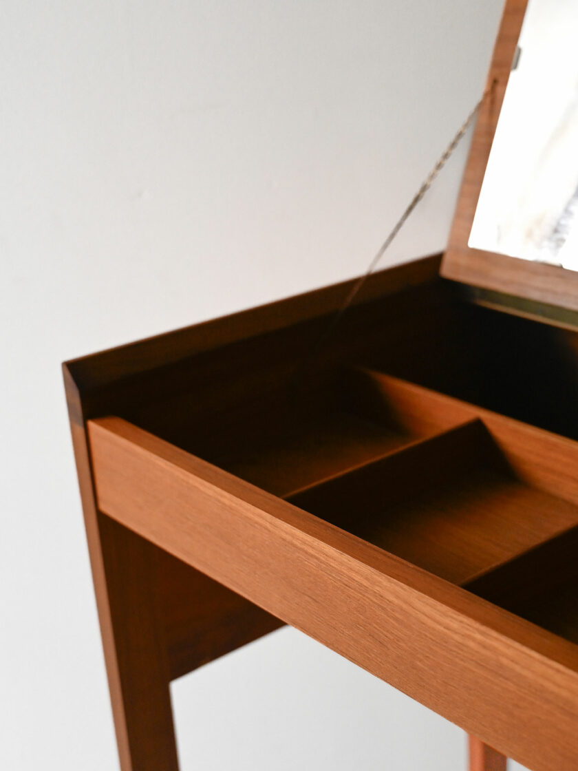 Toeletta scandinava vintage in teak anni ’60-h