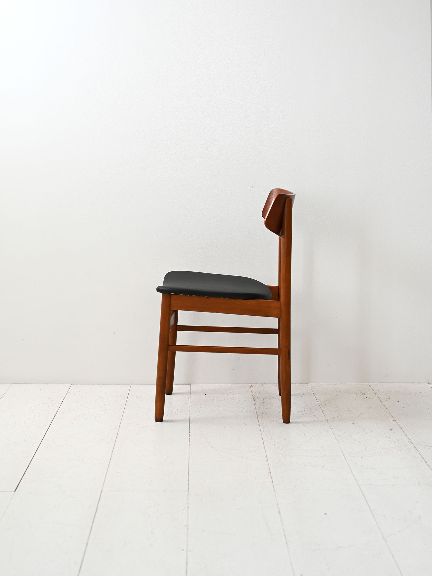 Set quattro sedie scandinave teak-f Set di quattro sedie scandinave in teak-f