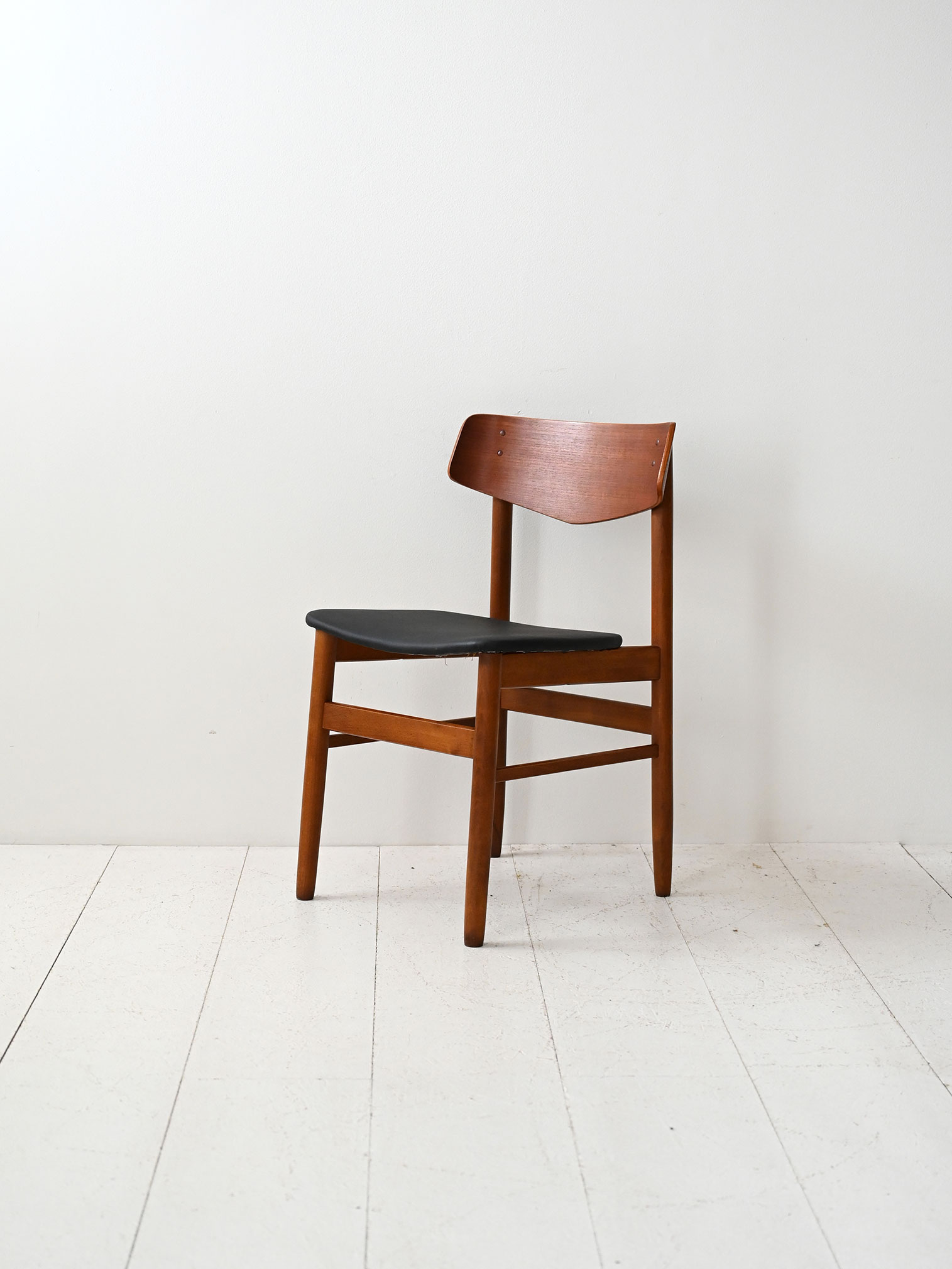 Set quattro sedie scandinave teak-g Set di quattro sedie scandinave in teak-g