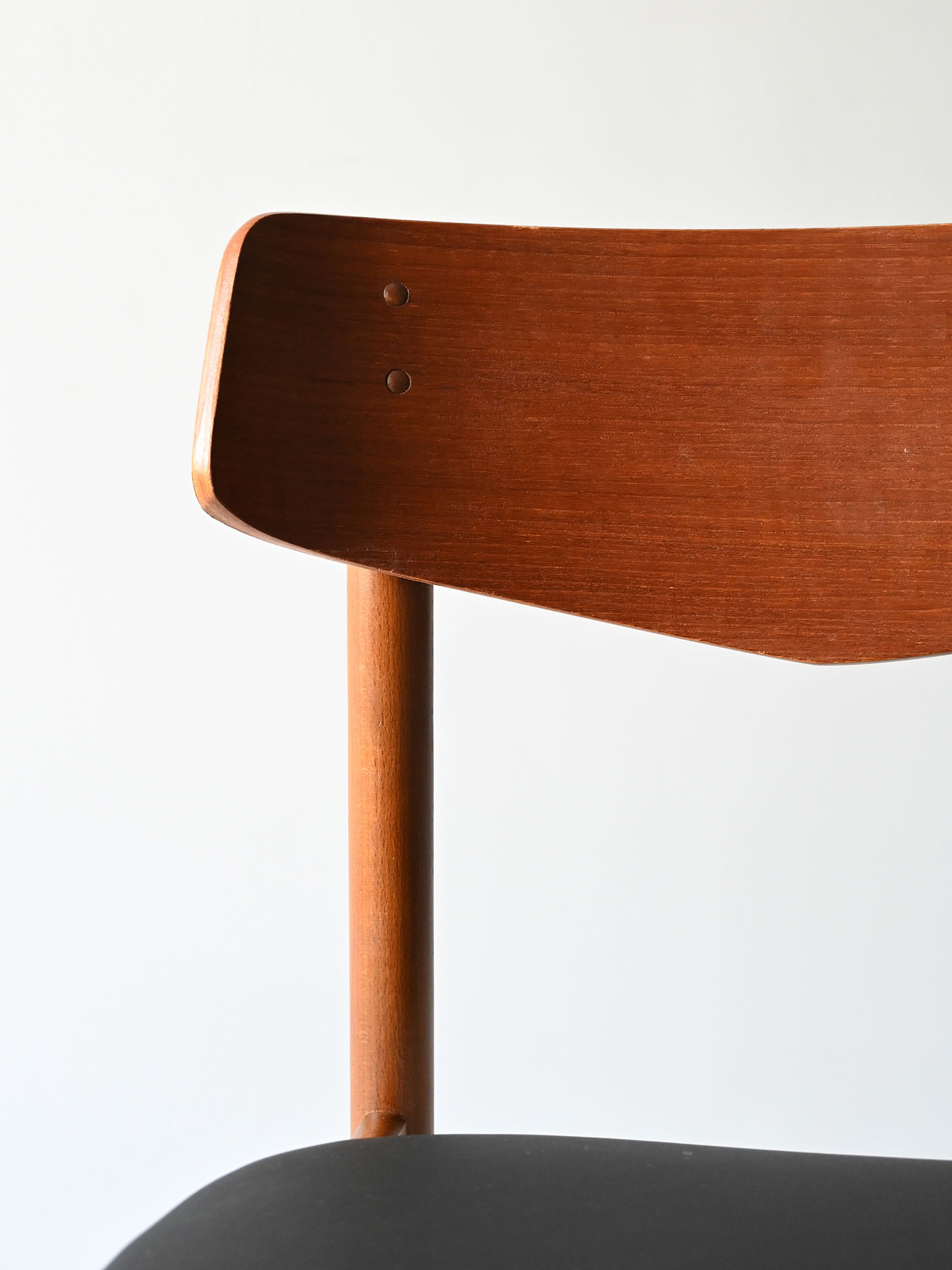 Set quattro sedie scandinave teak-p Set di quattro sedie scandinave in teak-p