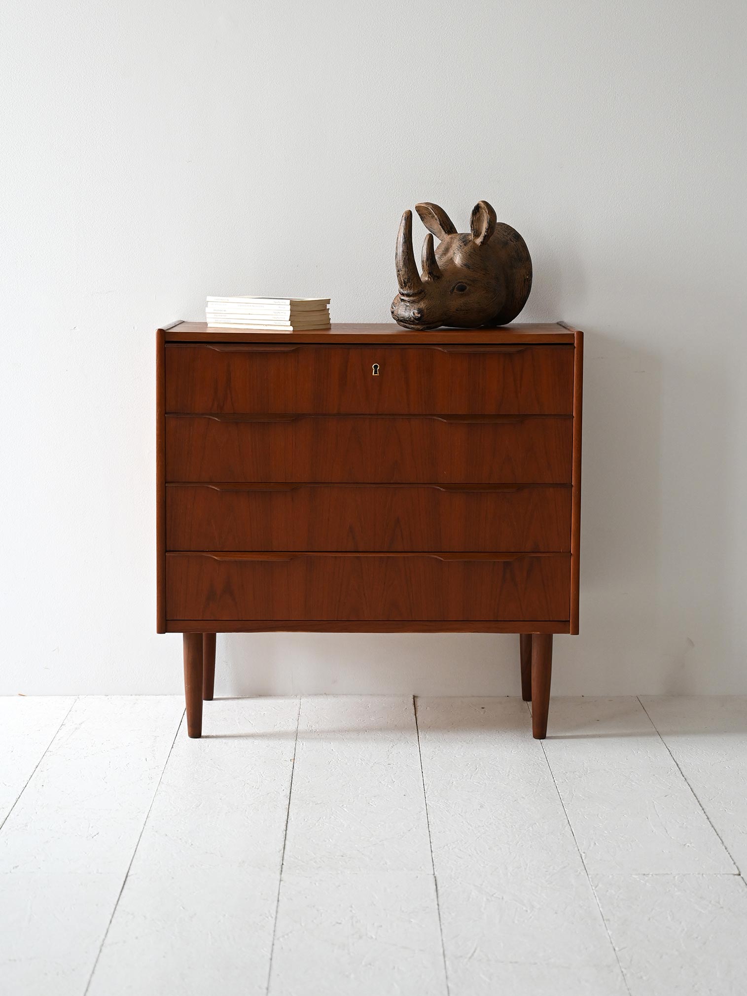 Cassettiera danese vintage in teak scuro-a