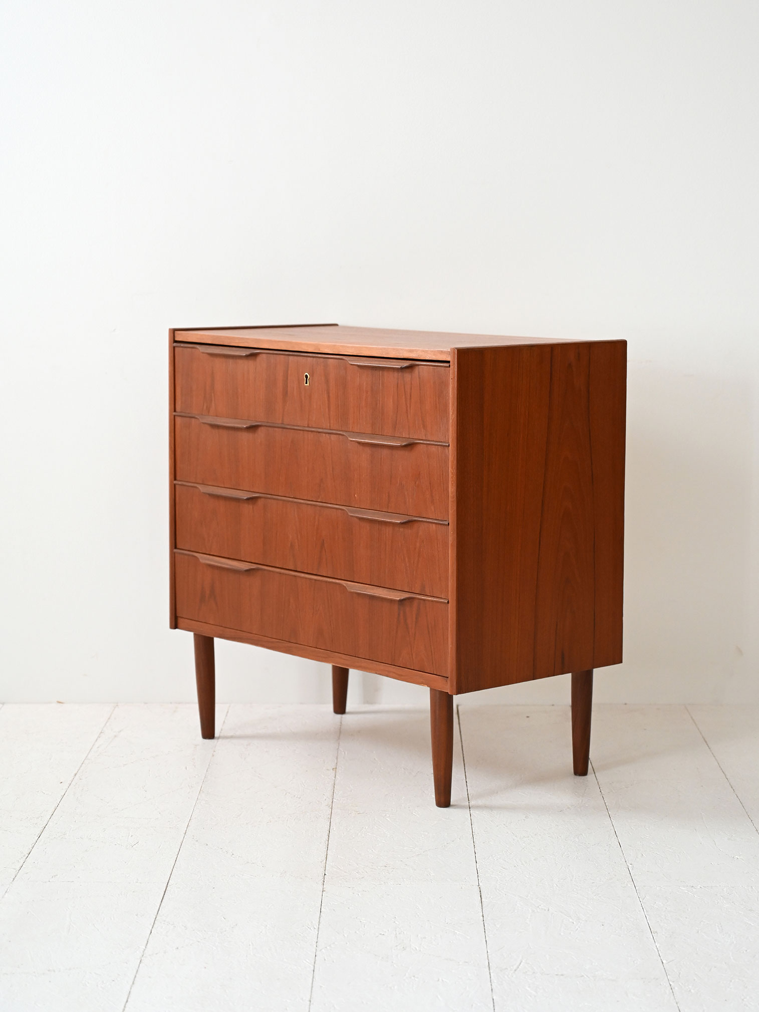 Cassettiera danese vintage teak scuro-d Cassettiera danese vintage in teak scuro-d