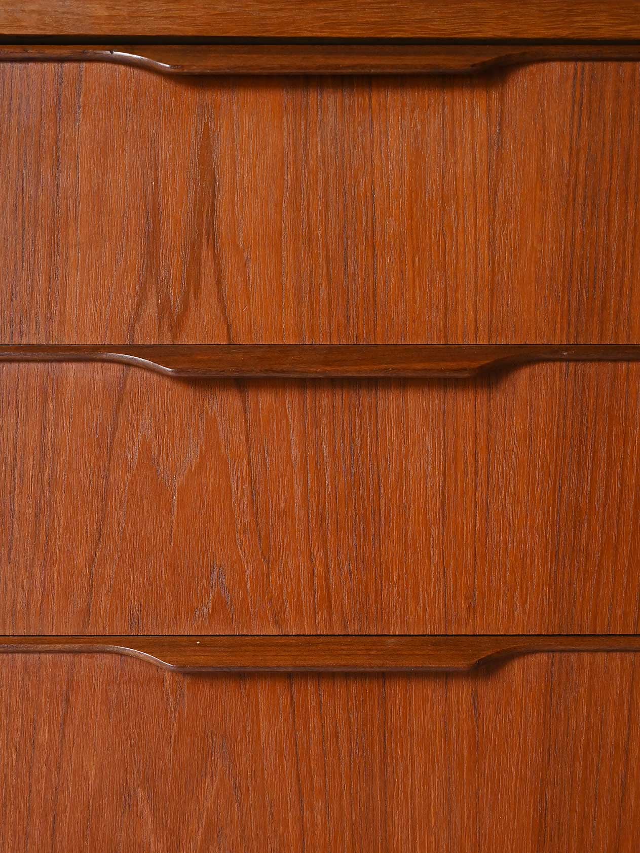 Cassettiera danese vintage teak scuro-g Cassettiera danese vintage in teak scuro-g