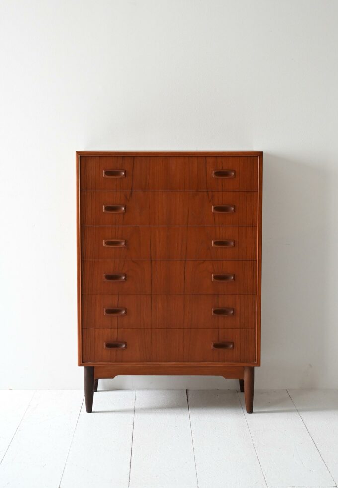 Sestina scandinava vintage in teak anni ’60-b