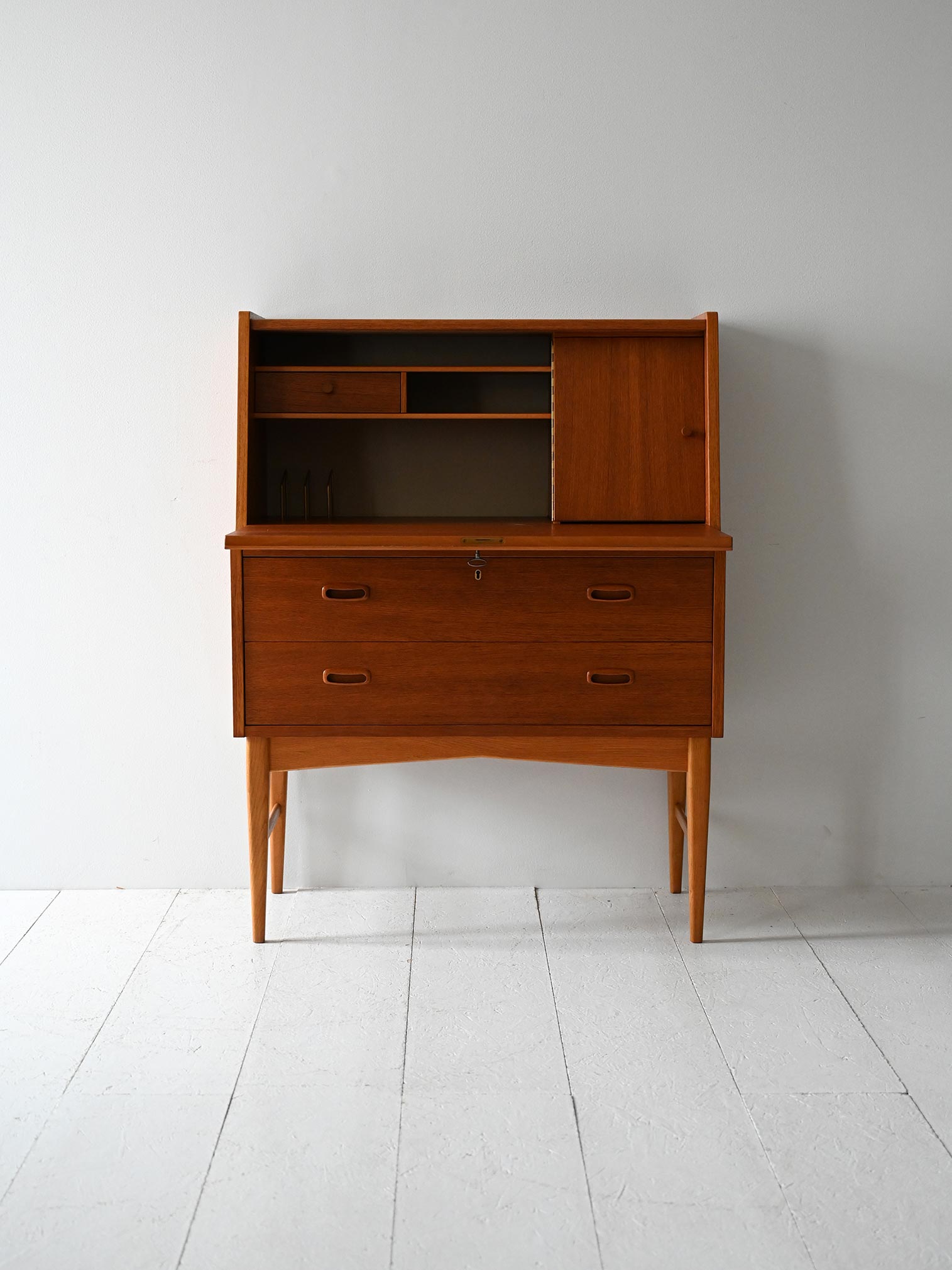Secrétaire vintage teak probable production danese-b Vintage teak secrétaire, probable Danish production-b