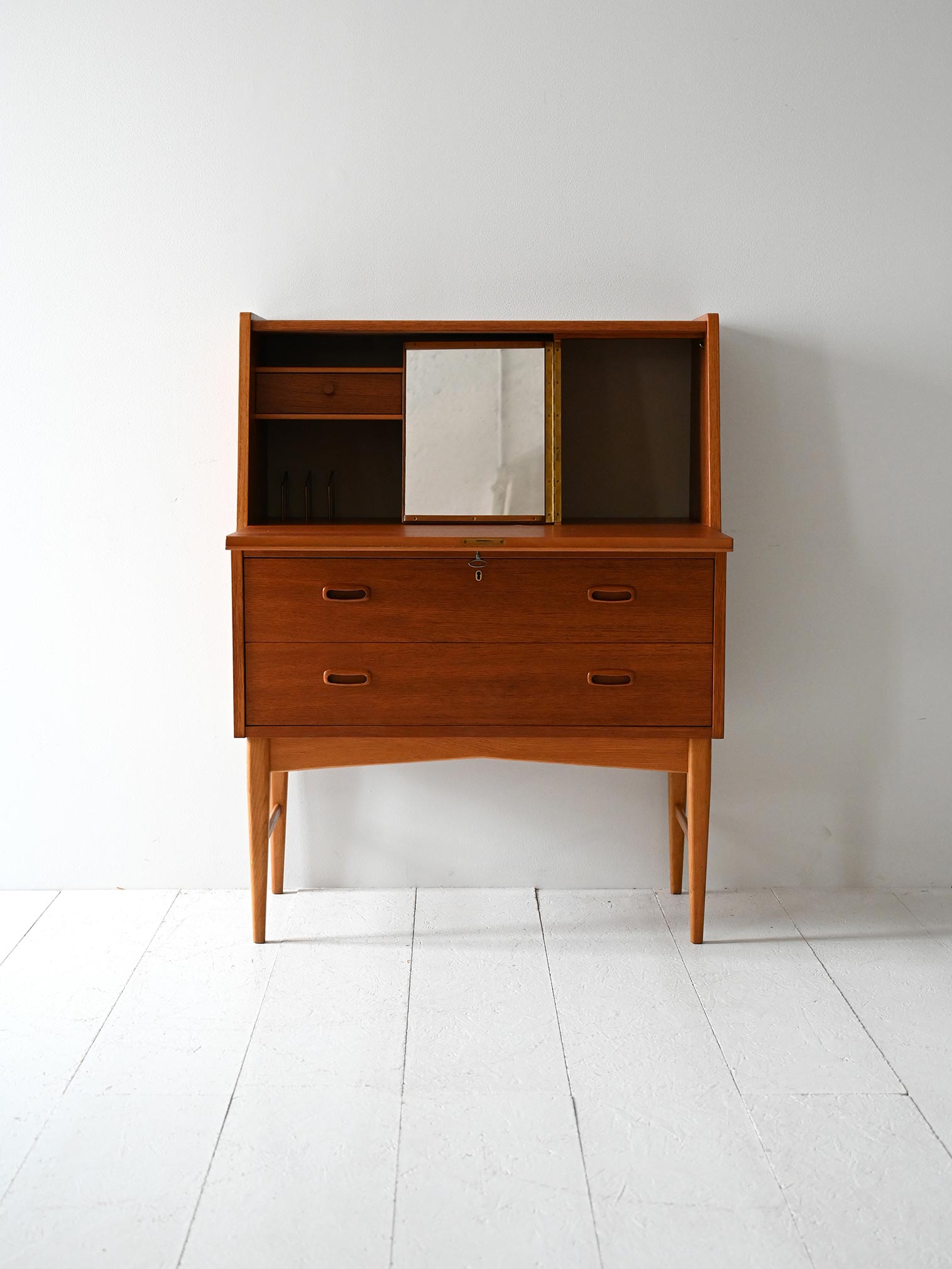 Secrétaire vintage teak probable Danish-c production Vintage teak secrétaire, probable Danish-c manufacturing.
