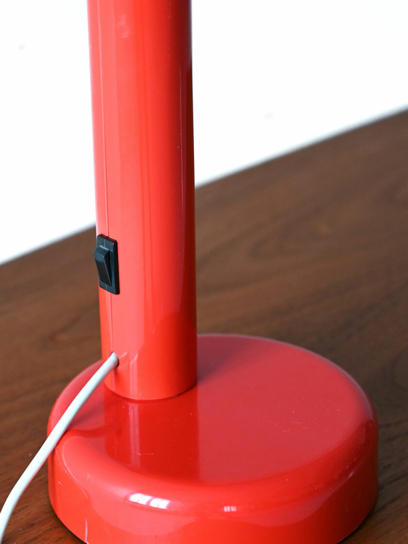 Lampada Tuben rossa di Stilnovo, anni ’80-c