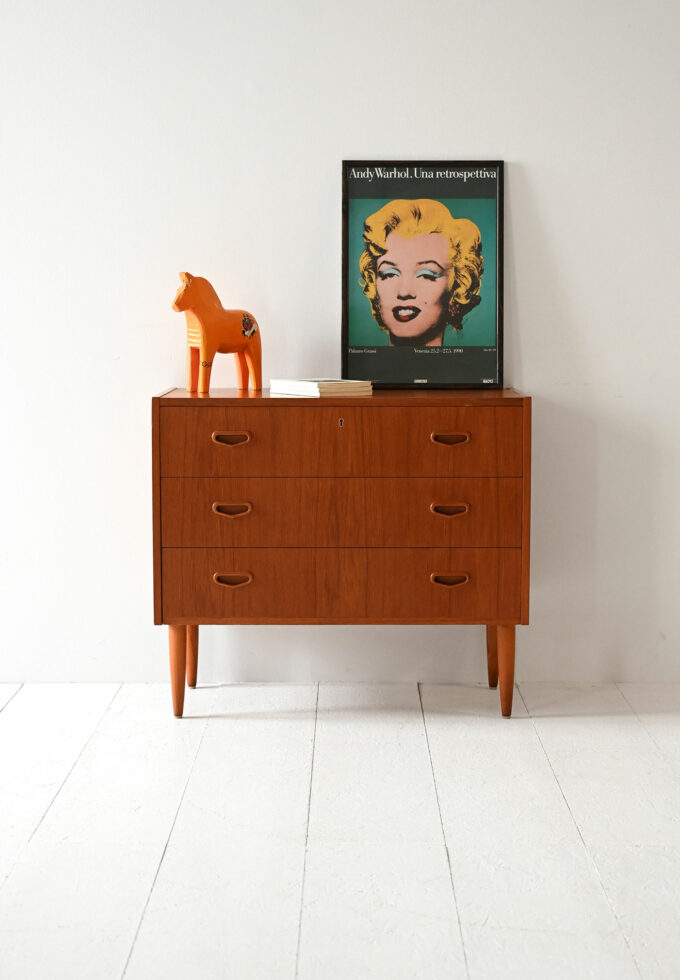 Cassettiera scandinava anni ’60 in teak-a