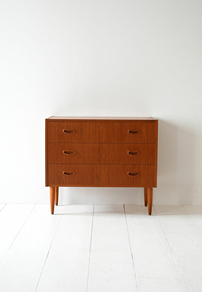 Cassettiera scandinava anni ’60 in teak-b