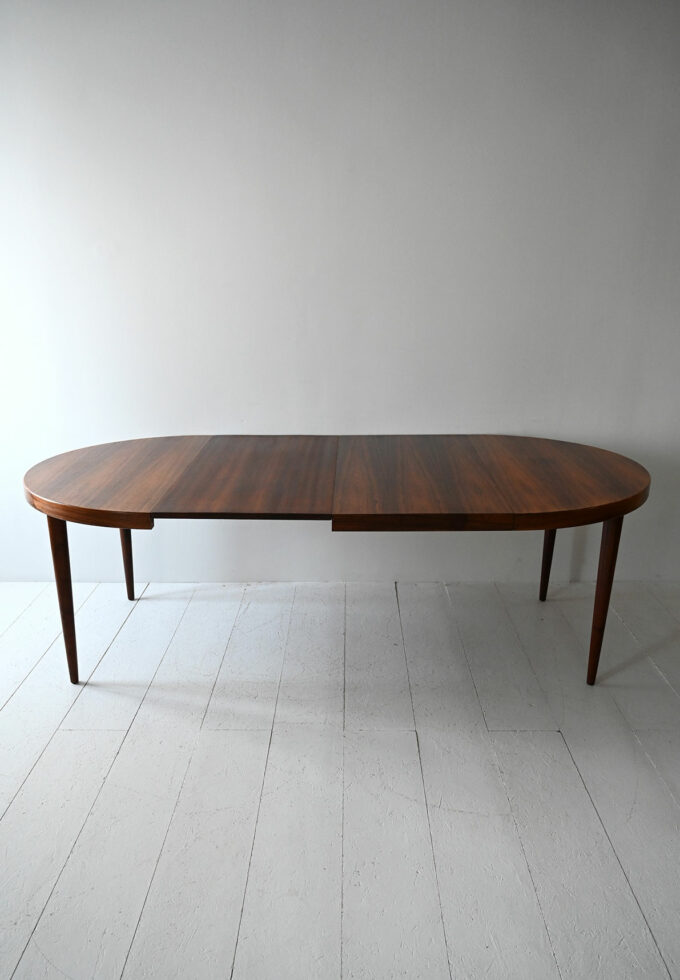 Scandinavian vintage round table in rosewood-a