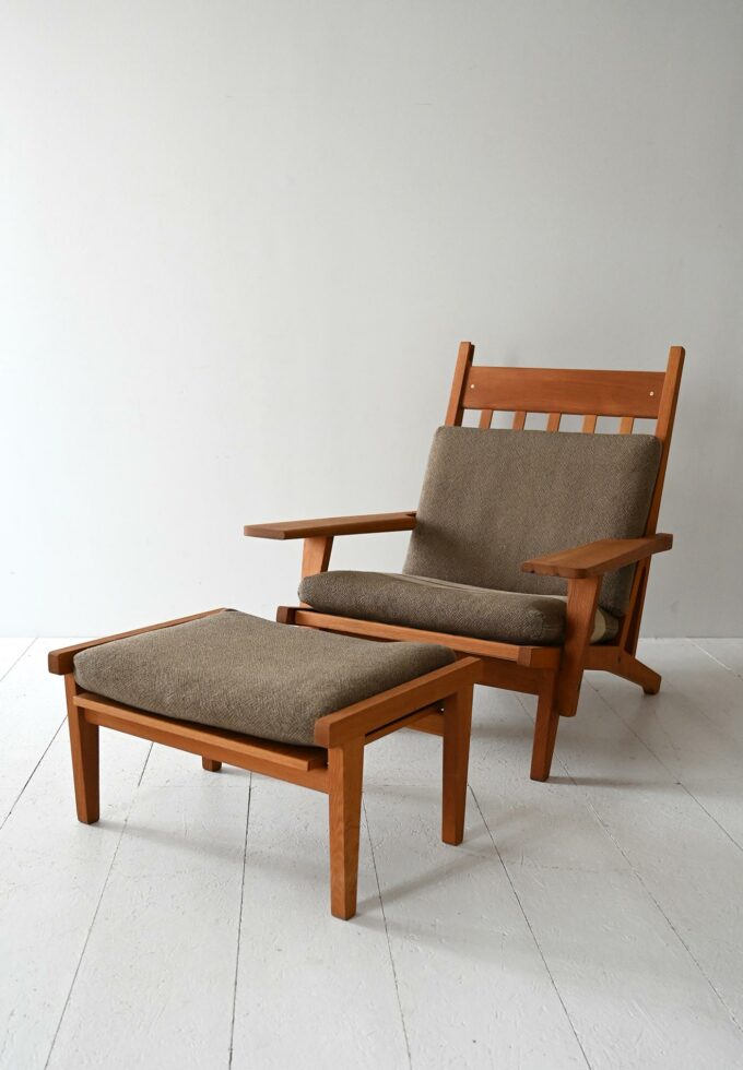 GE 290 armchair by Hans Wegner for Getama-b