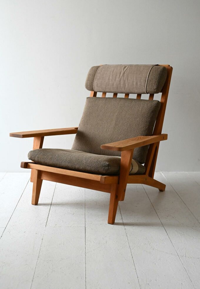 GE 290 armchair by Hans Wegner with footrest-a