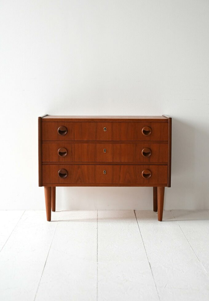 Cassettiera scandinava anni ’50/’60 in teak-b