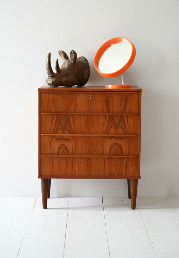 Cassettiera scandinava vintage in teak fiammato-a