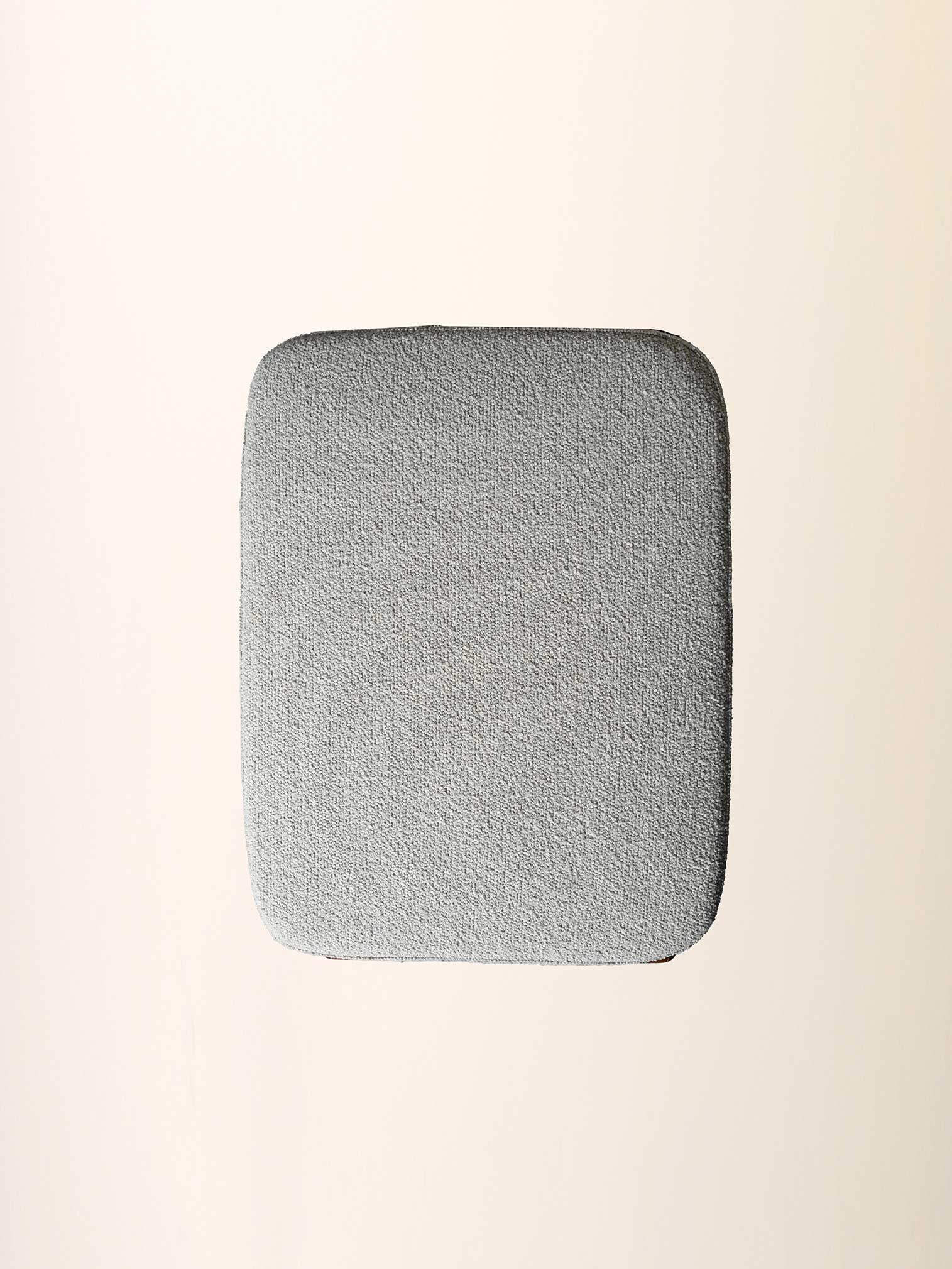 Poltrona scandinava vintage pouf-n Poltrona scandinava vintage con pouf-n