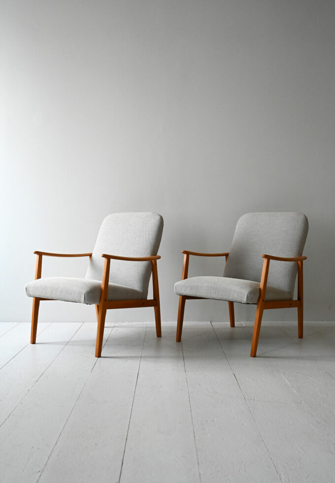 Pair of mid-century Scandinavian armchairs in oak-a