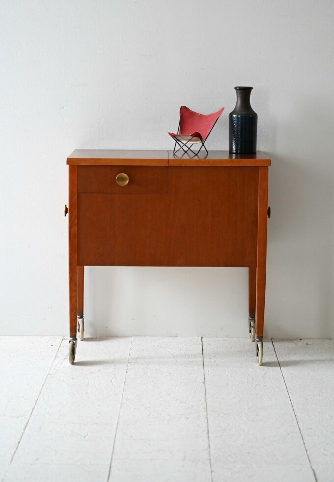 Carrello contenitore vintage scandinavo in mogano-a
