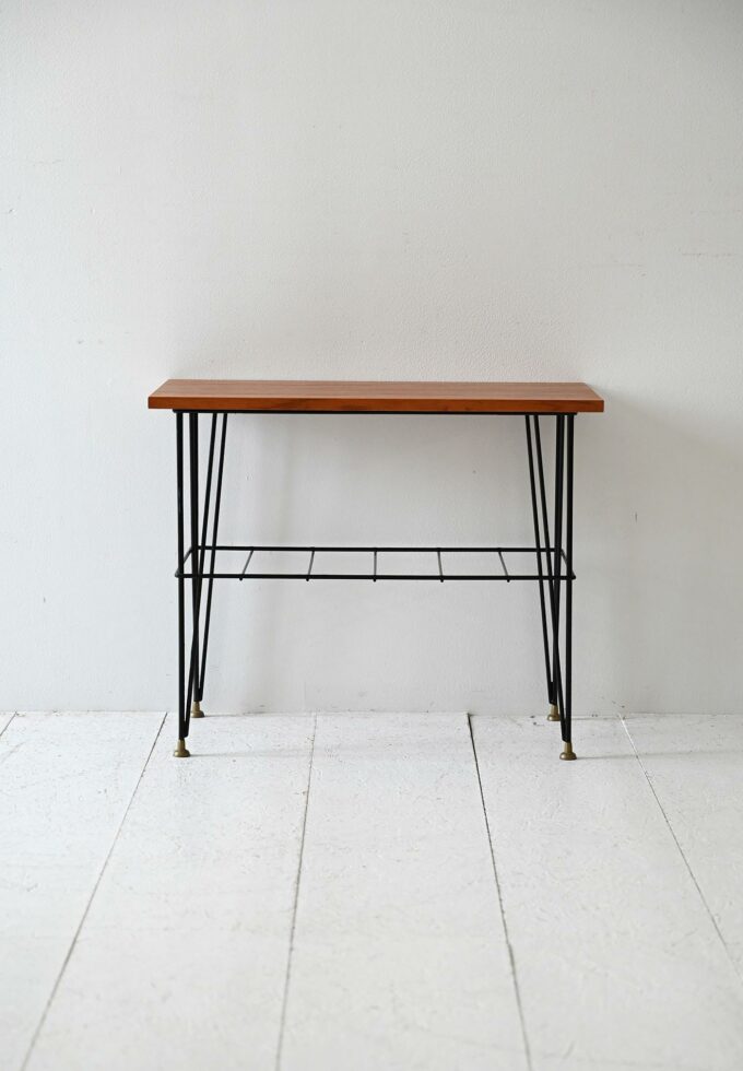Comodino scandinavo vintage in legno e metallo-b