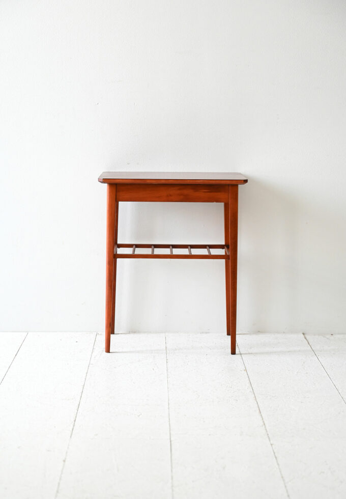 Comodino scandinavo anni ’50 con mensola-b